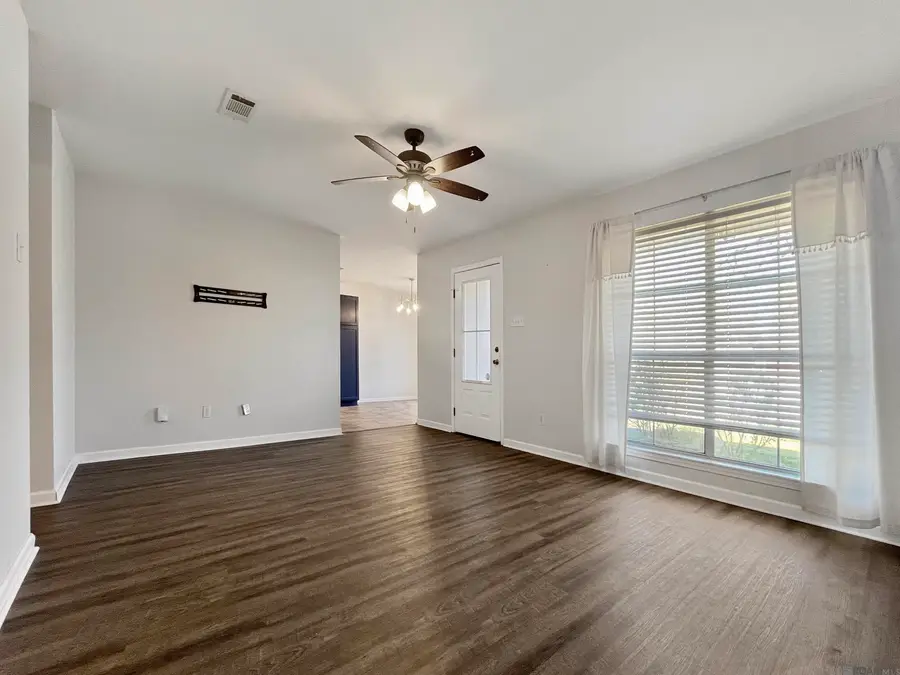 26470 Parkwood Dr, Denham Springs, LA 70726 - #2