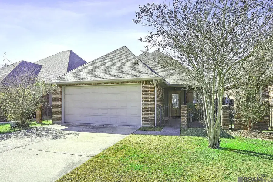 9931 Powell Ln, Denham Springs, LA 70726 - #2