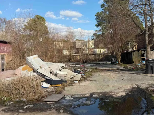 2150 N Sherwood Forest Dr, Baton Rouge, LA 70815