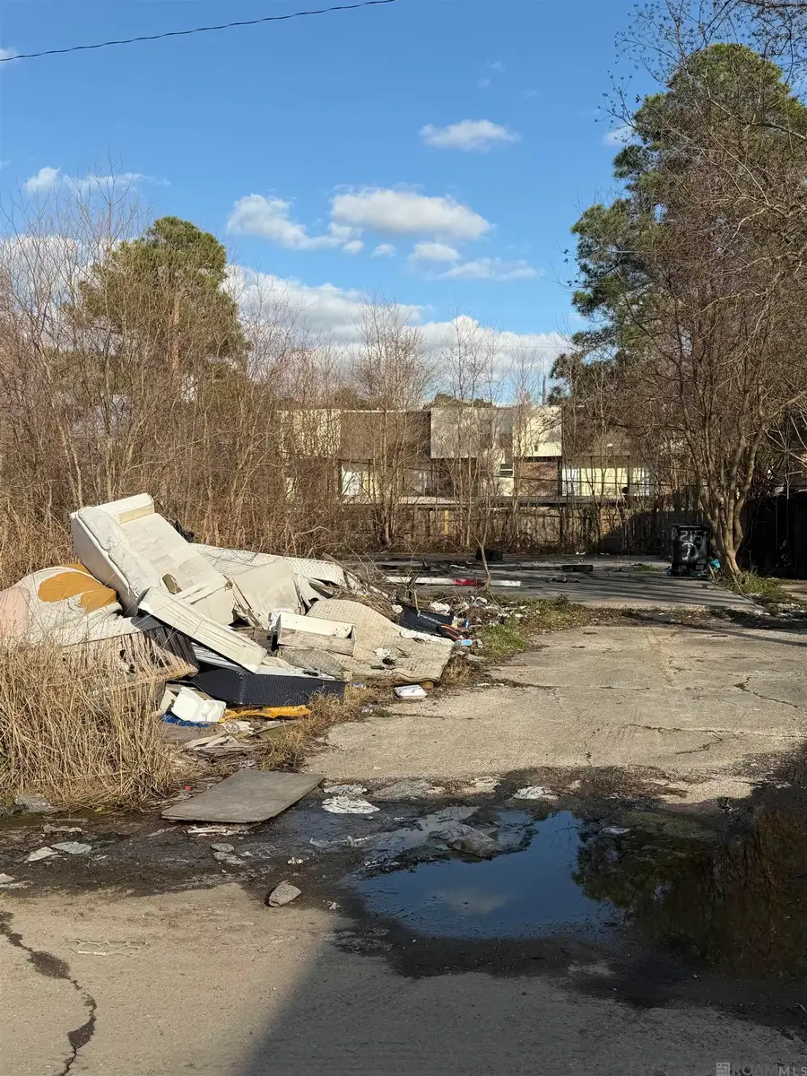 2150 N Sherwood Forest Dr, Baton Rouge, LA 70815 - Image #2