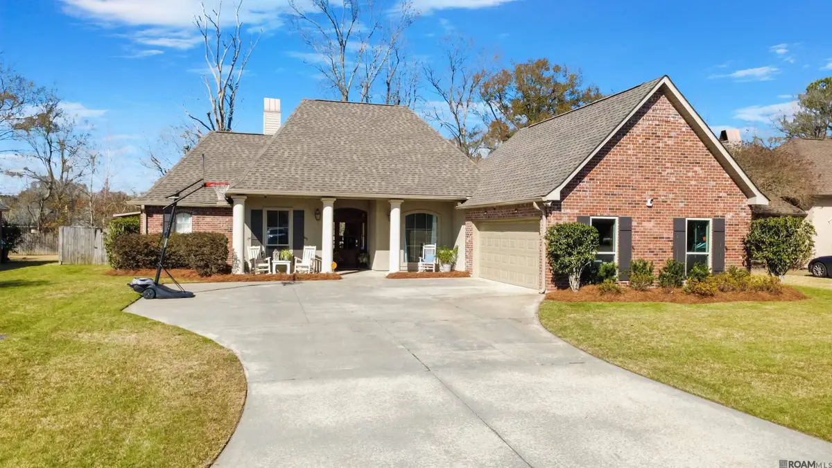 10251 Crooked Creek Ln, Denham Springs, LA 70726 - #1