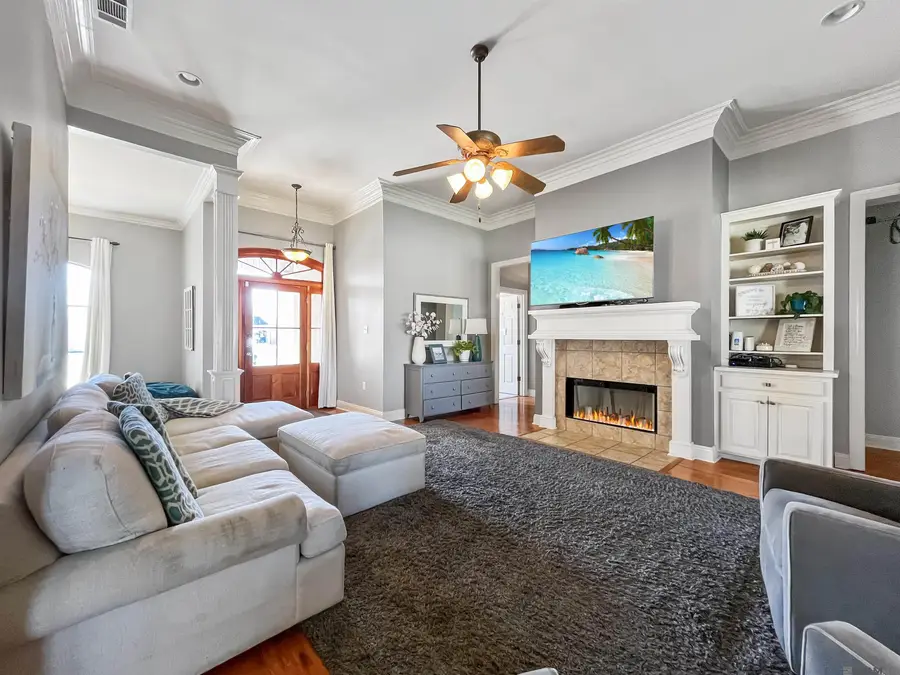 10251 Crooked Creek Ln, Denham Springs, LA 70726 - #2