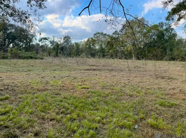 10013 E La Hwy 936, St Amant, LA 70774