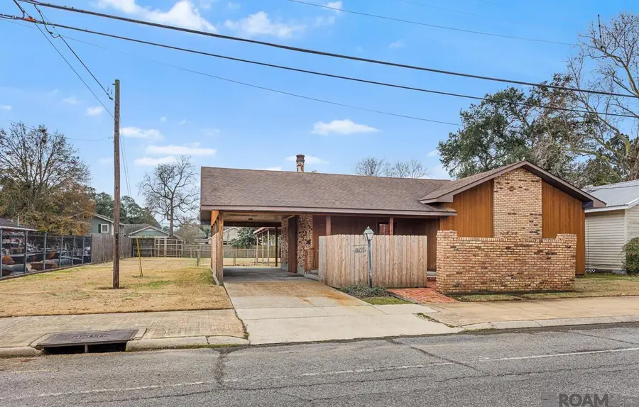 607 Court St, Port Allen, LA 70767 - #2