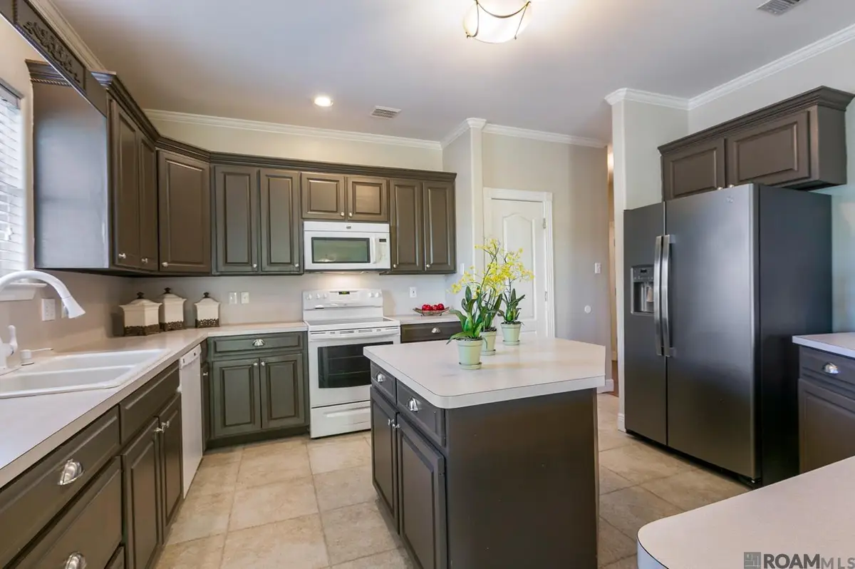 7967 Tara Dr, Denham Springs, LA 70726 - Image #1