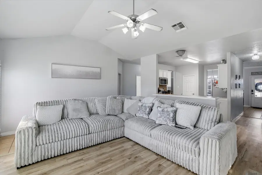 10430 Oakchase Dr, Denham Springs, LA 70706 - Image #3