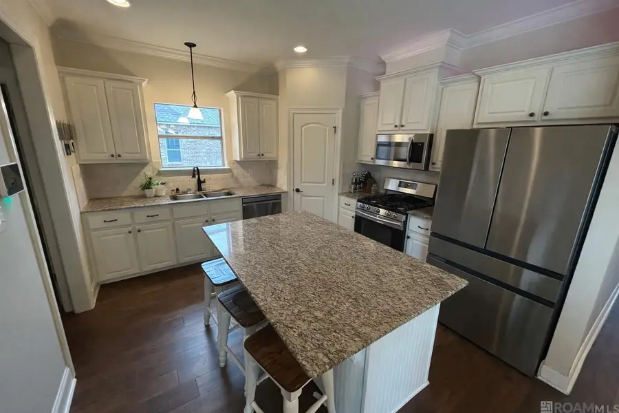 21382 Debbie Ln, Denham Springs, LA 70726 - #2