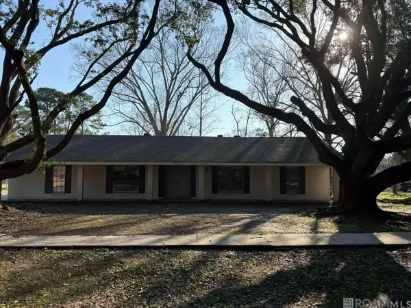 5722 Fennwood Dr, Zachary, LA 70791