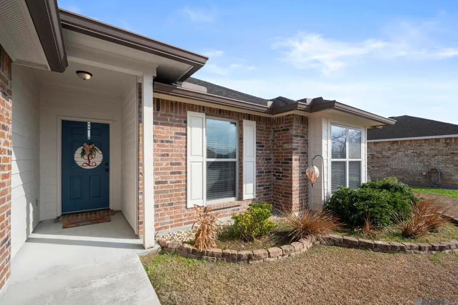 1013 Point Andrew Dr, Gonzales, LA 70737 - #2