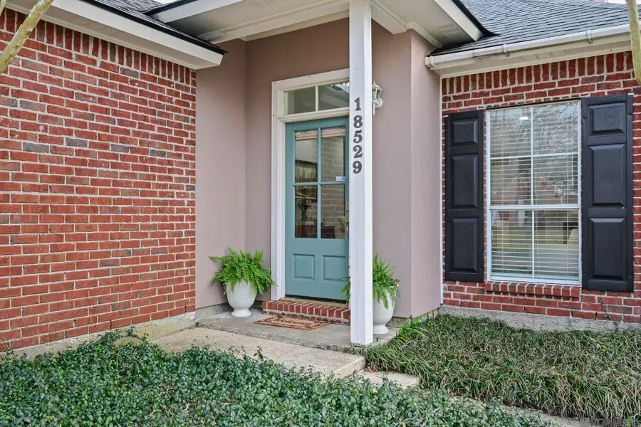 18529 Lake Camellia Ave, Baton Rouge, LA 70817 - #2