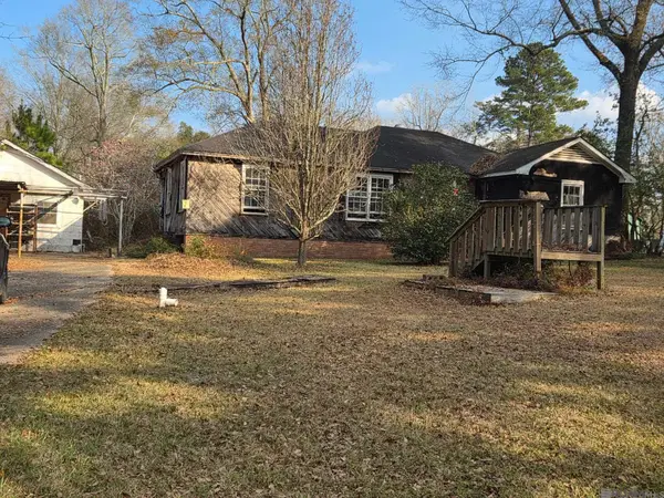 950 Benton Ln, Denham Springs, LA 70726