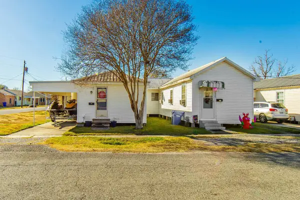 1028 Caroline St, Thibodaux, LA 70301