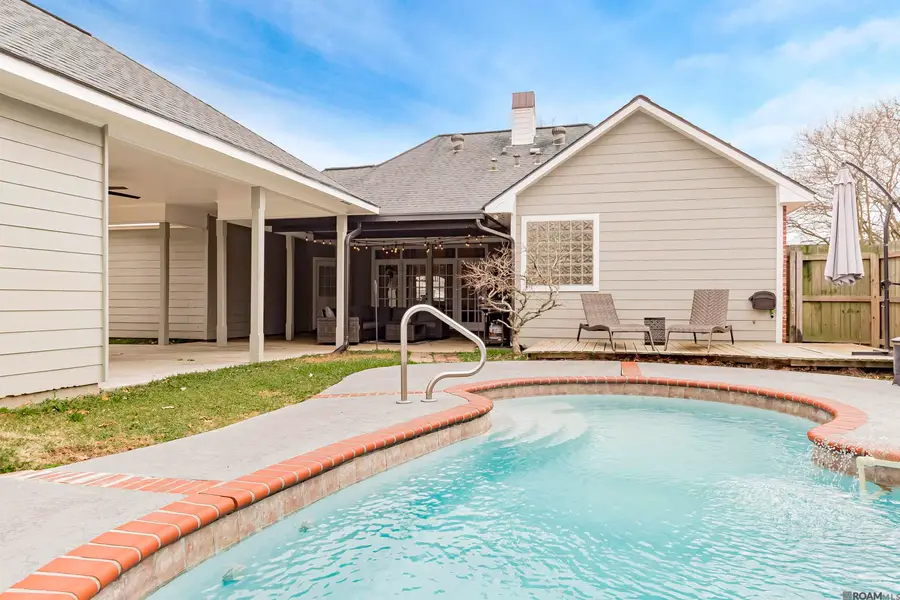 36376 Desoto St, Prairieville, LA 70769 - #2