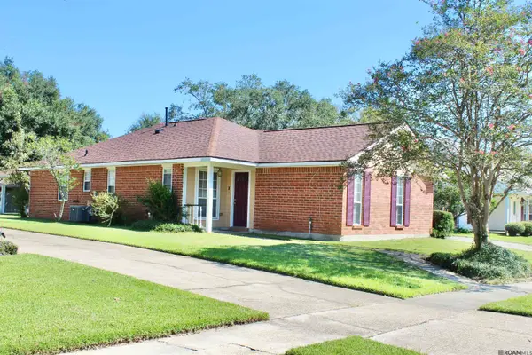 15337 Woodlore Dr, Baton Rouge, LA 70816