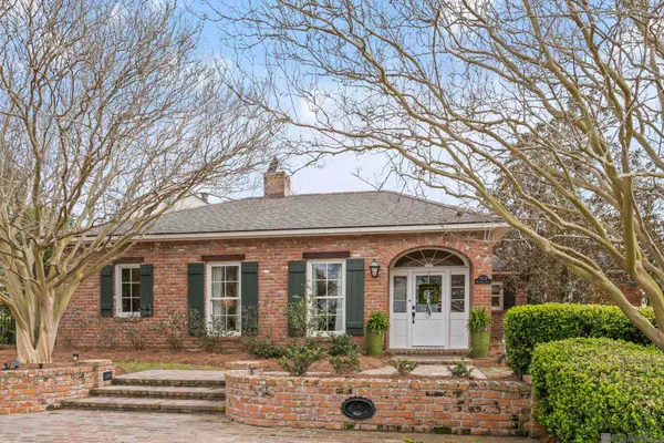 7028 Woodstock Dr, Baton Rouge, LA 70809