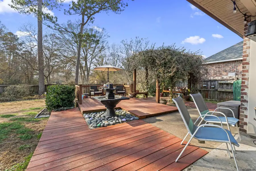 28049 Foxfire Ave, Walker, LA 70785 - #2