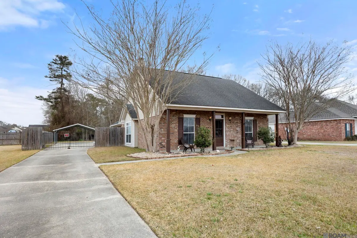 10019 Lexington Dr, Denham Springs, LA 70706 - #1