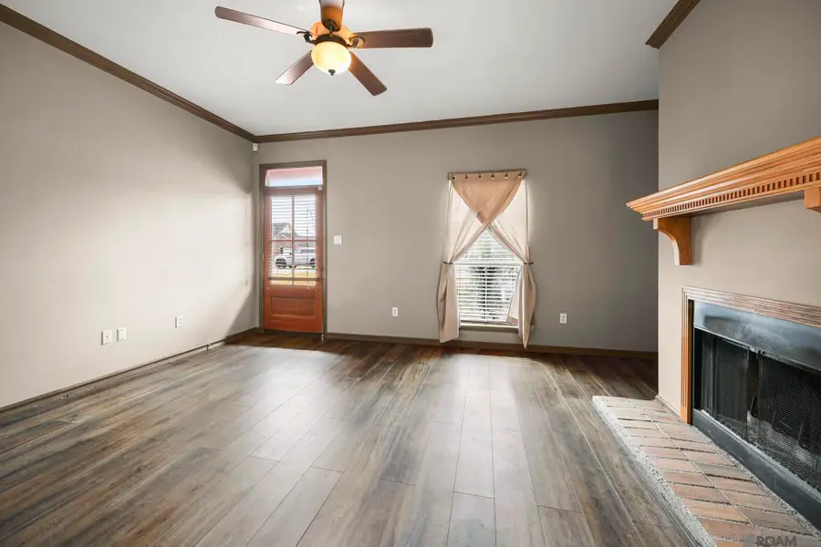 10019 Lexington Dr, Denham Springs, LA 70706 - #3