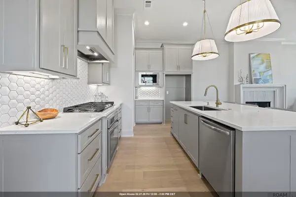 5091 Stonewater Dr, Gonzales, LA 70737