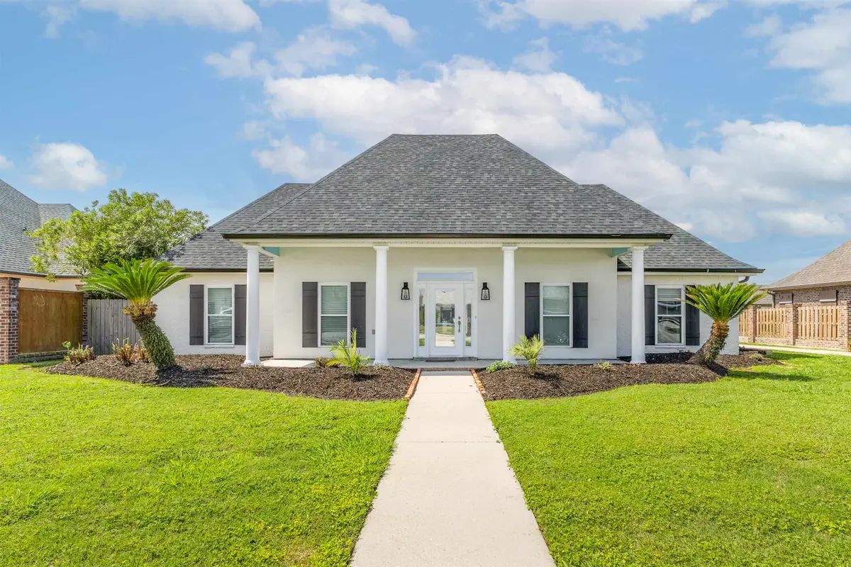 332 Tulip Dr, Houma, LA 70360 - #1