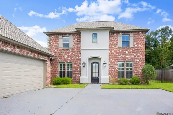 16574 Long Lake Dr, Prairieville, LA 70769