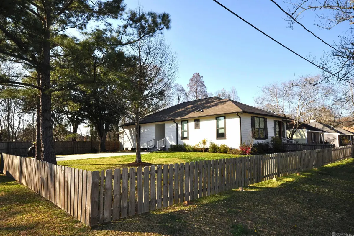 7070 Barremore Dr, Baton Rouge, LA 70817 - #1