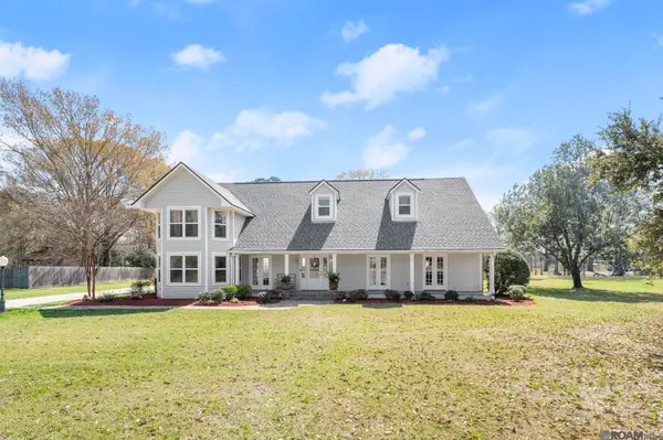 8214 Belle Helene Dr, Denham Springs, LA 70726