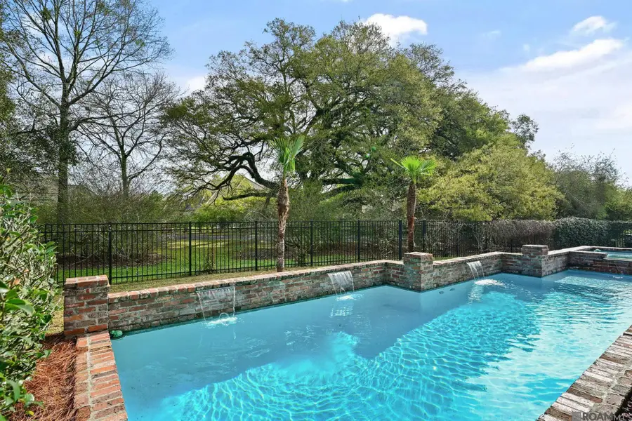 19427 Point O' Woods Ct, Baton Rouge, LA 70809 - #2