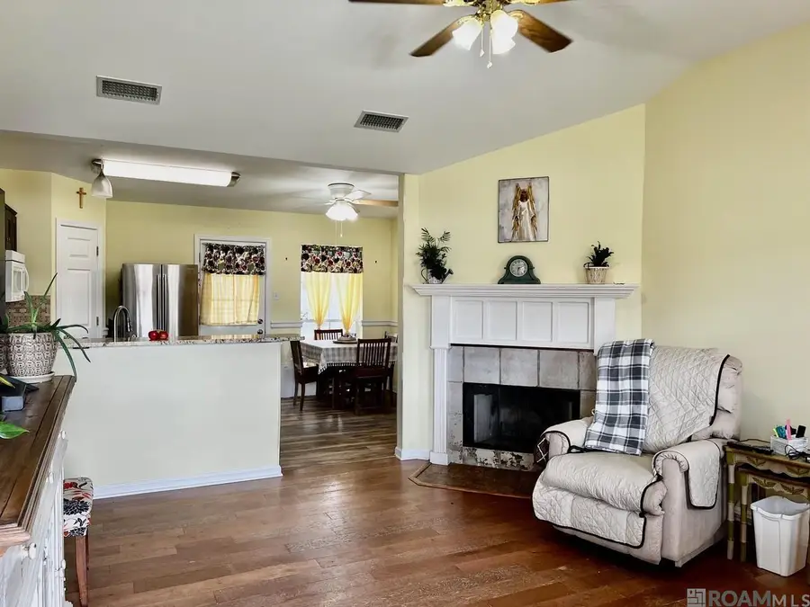13519 Chase St, Gonzales, LA 70737 - #2