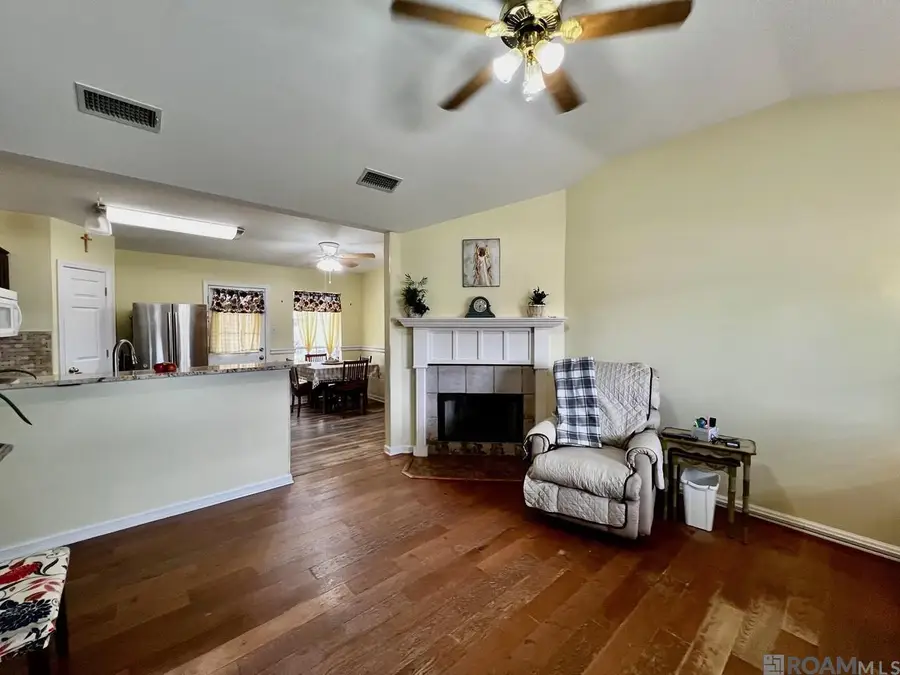 13519 Chase St, Gonzales, LA 70737 - #3