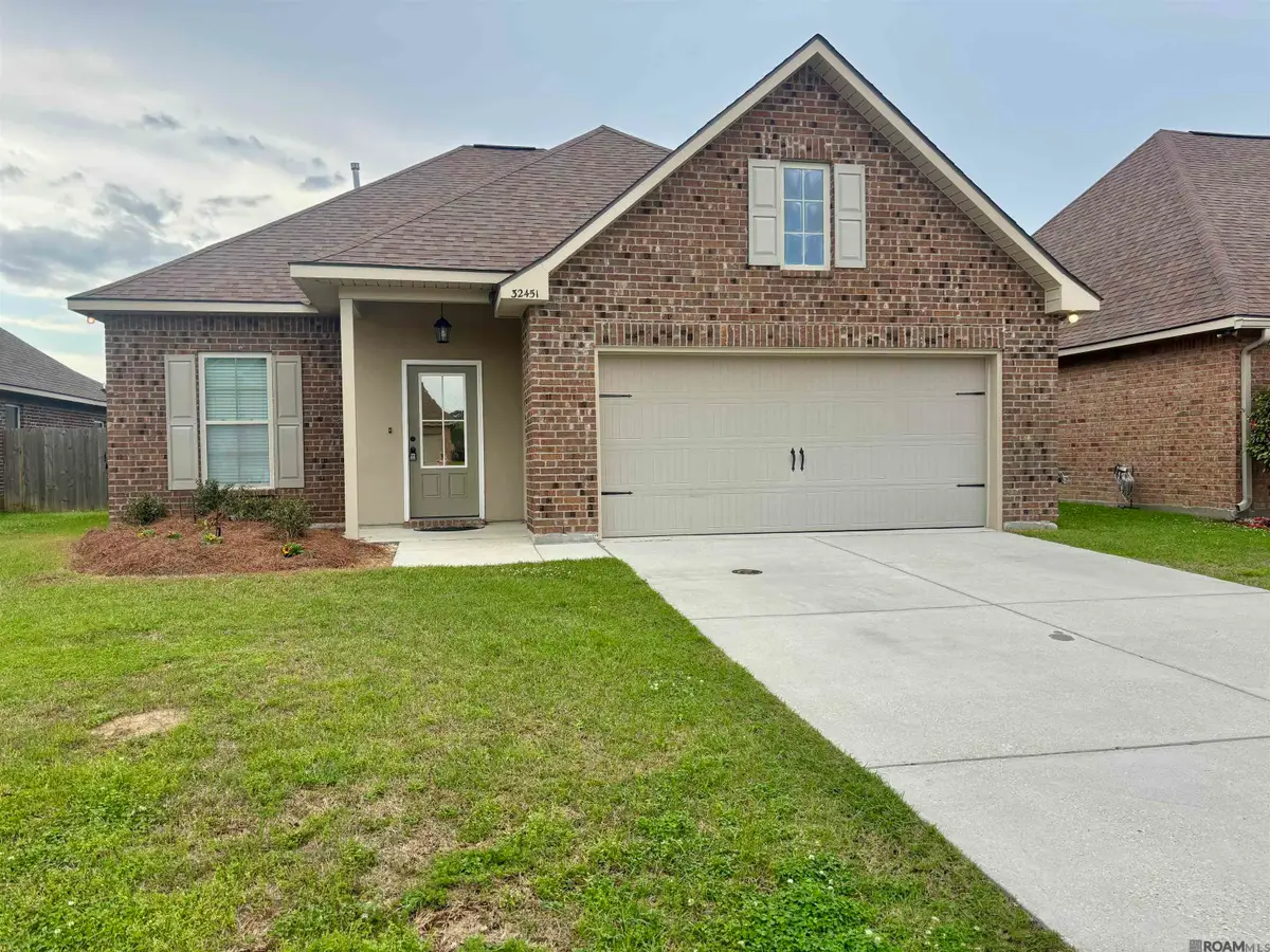 32451 Curtis Cove Ln, Denham Springs, LA 70706 - #1