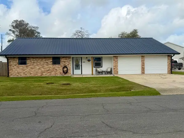 225 Guidry St, Bourg, LA 70343