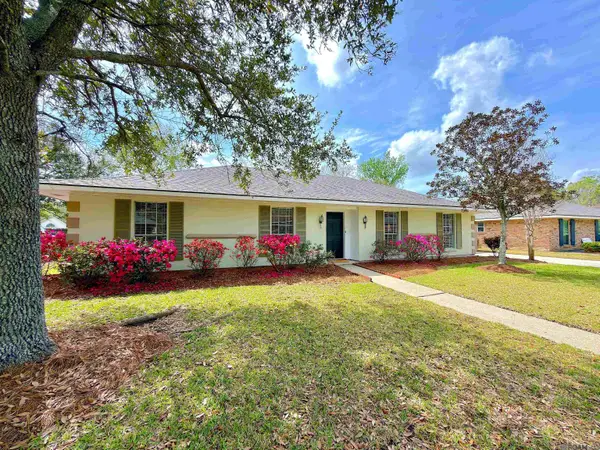 10230 Azrok Ave, Saint George, LA 70809