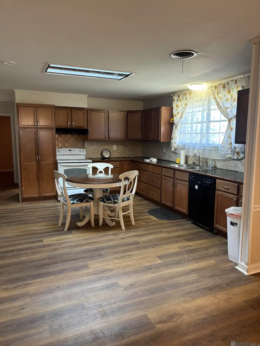 2641 Court St, Port Allen, LA 70767 - #3