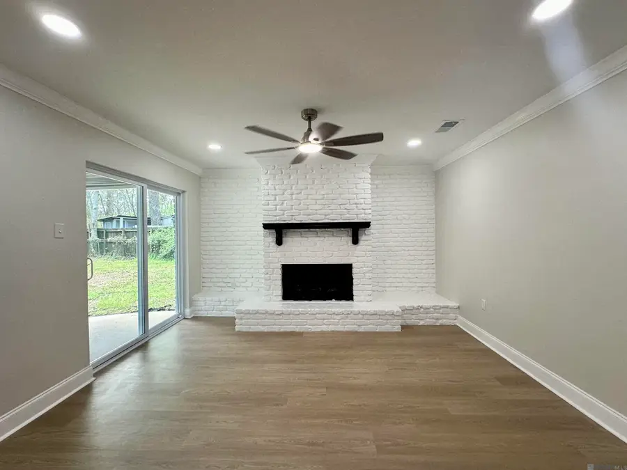 13678 E Jolissaint Dr, Village Saint George, LA 70810 - #3