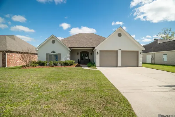 14164 Bayou Terrace Dr, St Amant, LA 70774