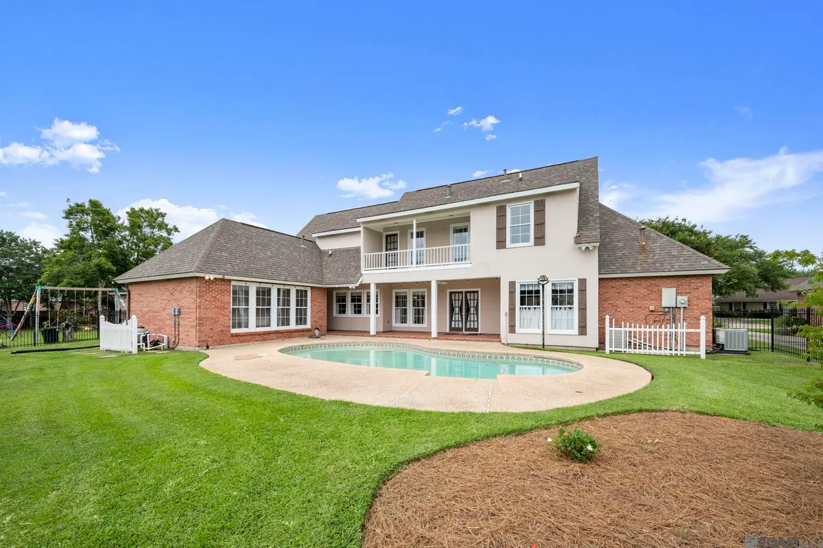 12511 S Lake Sherwood Ave, Baton Rouge, LA 70816 - #1