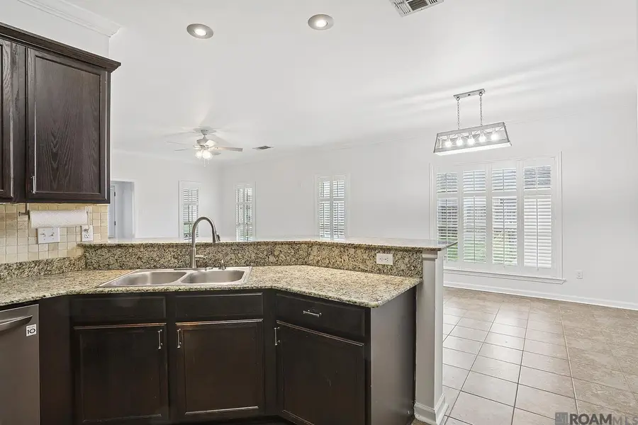 38235 Dolphin Ct, Gonzales, LA 70737 - #3