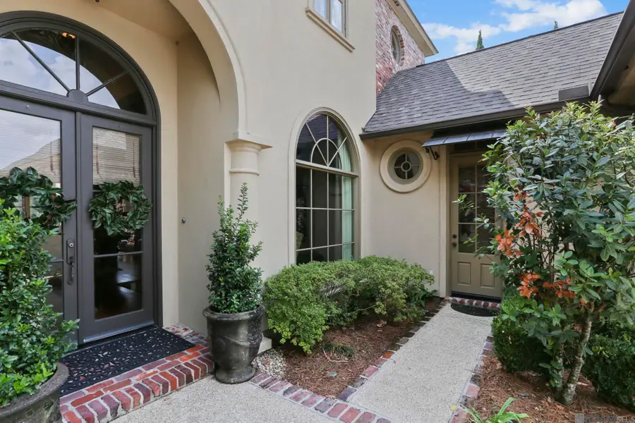 18556 Fairway Oaks Ct, Baton Rouge, LA 70809 - #2