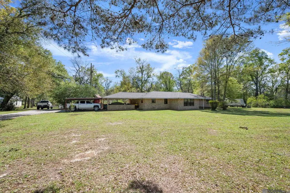 907 E Bayou Narcisse St, Gonzales, LA 70737 - #1