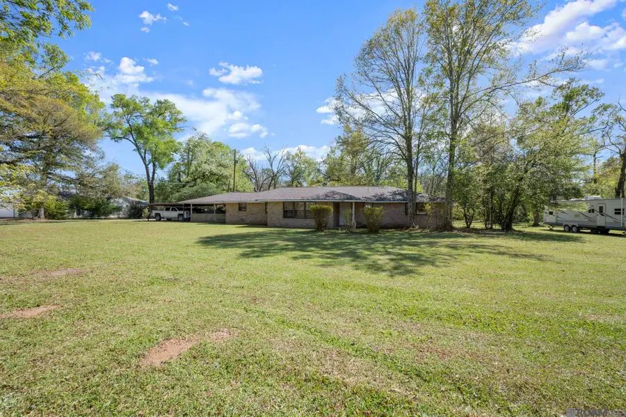 907 E Bayou Narcisse St, Gonzales, LA 70737 - #2