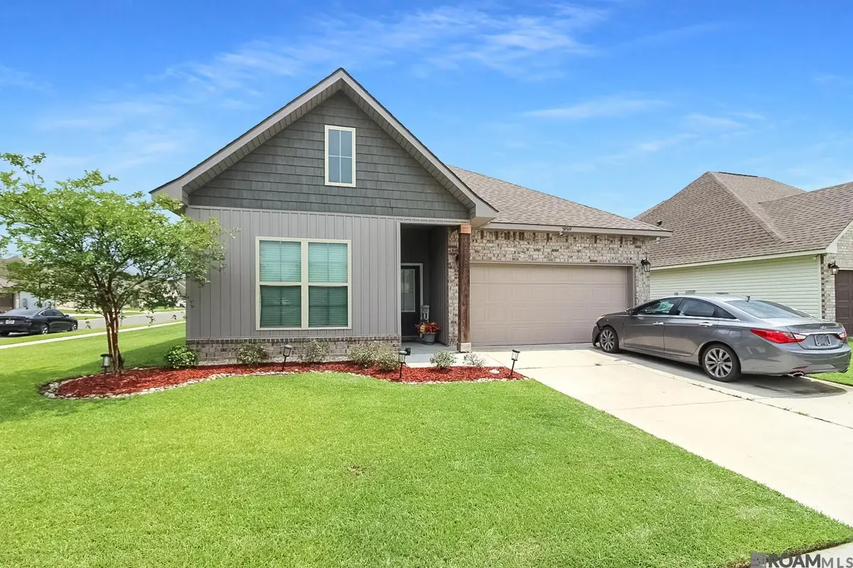 39519 Parkfair Dr, Gonzales, LA 70737 - #1