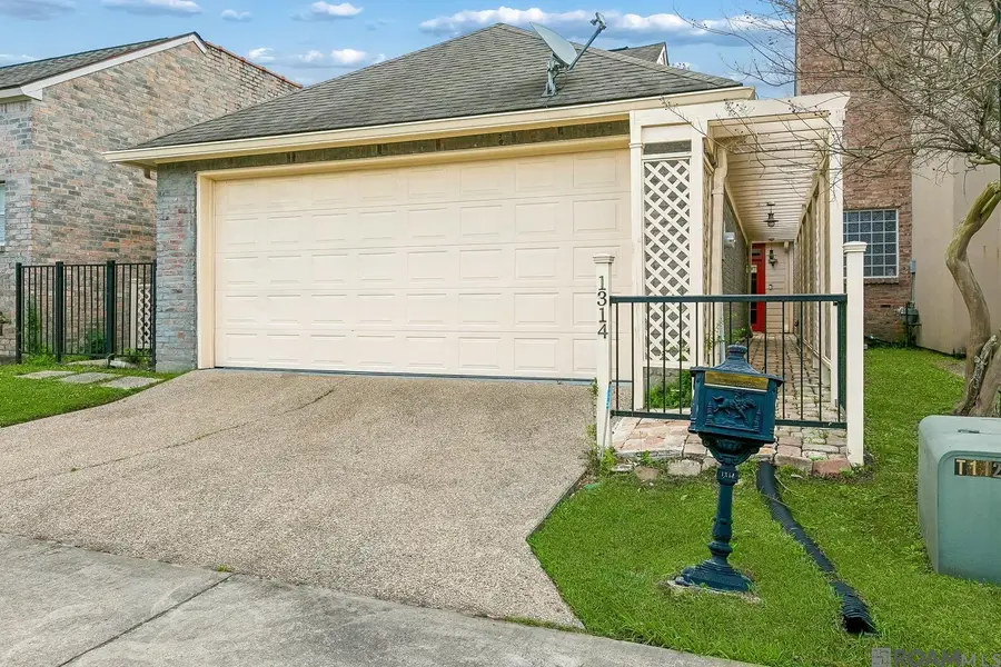 1314 Lake Pointe Ave, Zachary, LA 70791 - #2