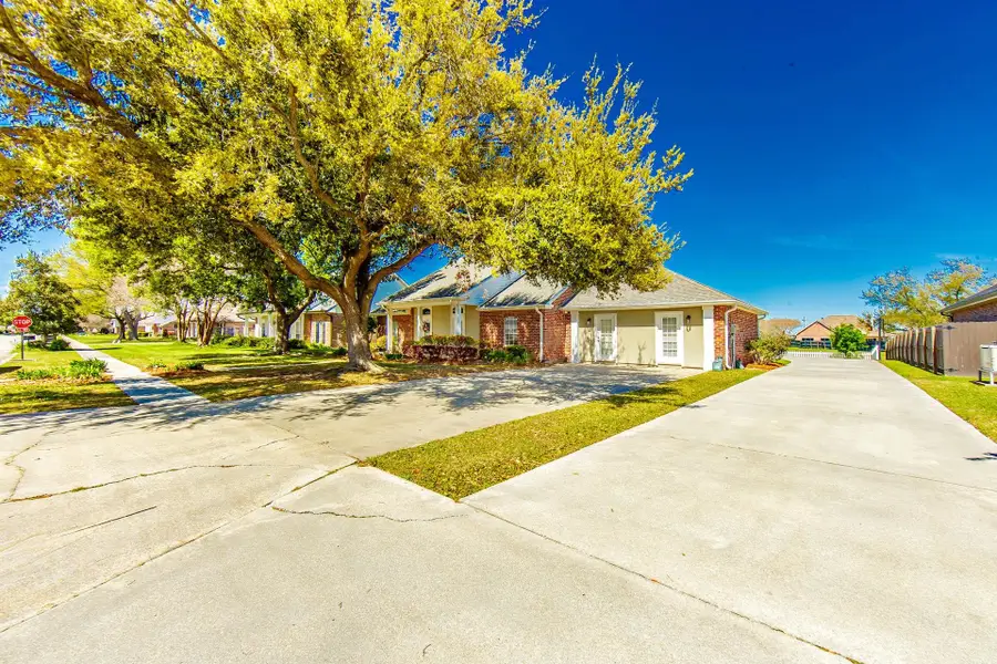 300 Cheyenne Dr, Houma, LA 70360 - #2