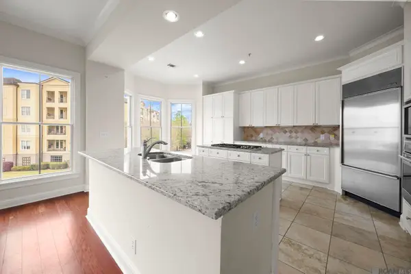 998 Stanford Ave #303, Baton Rouge, LA 70808