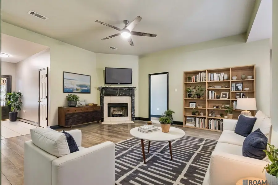 16369 W Great Oak Ct, Prairieville, LA 70769 - #2