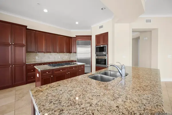 998 Stanford Ave #203, Baton Rouge, LA 70808