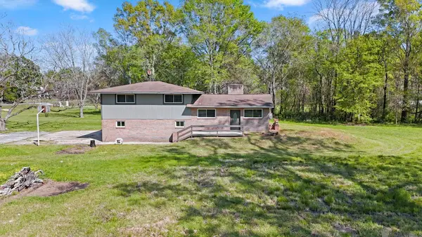 10212 Gurney Rd, Central, LA 70714