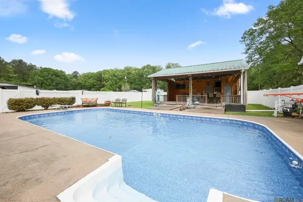 29725 Henderson Ln, Walker, LA 70785