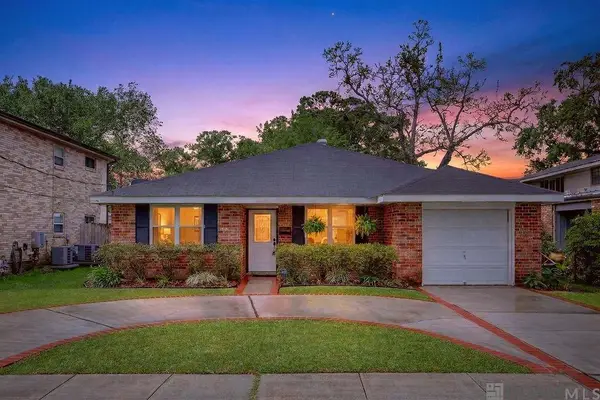 8910 Melrose Ln, River Ridge, LA 70123